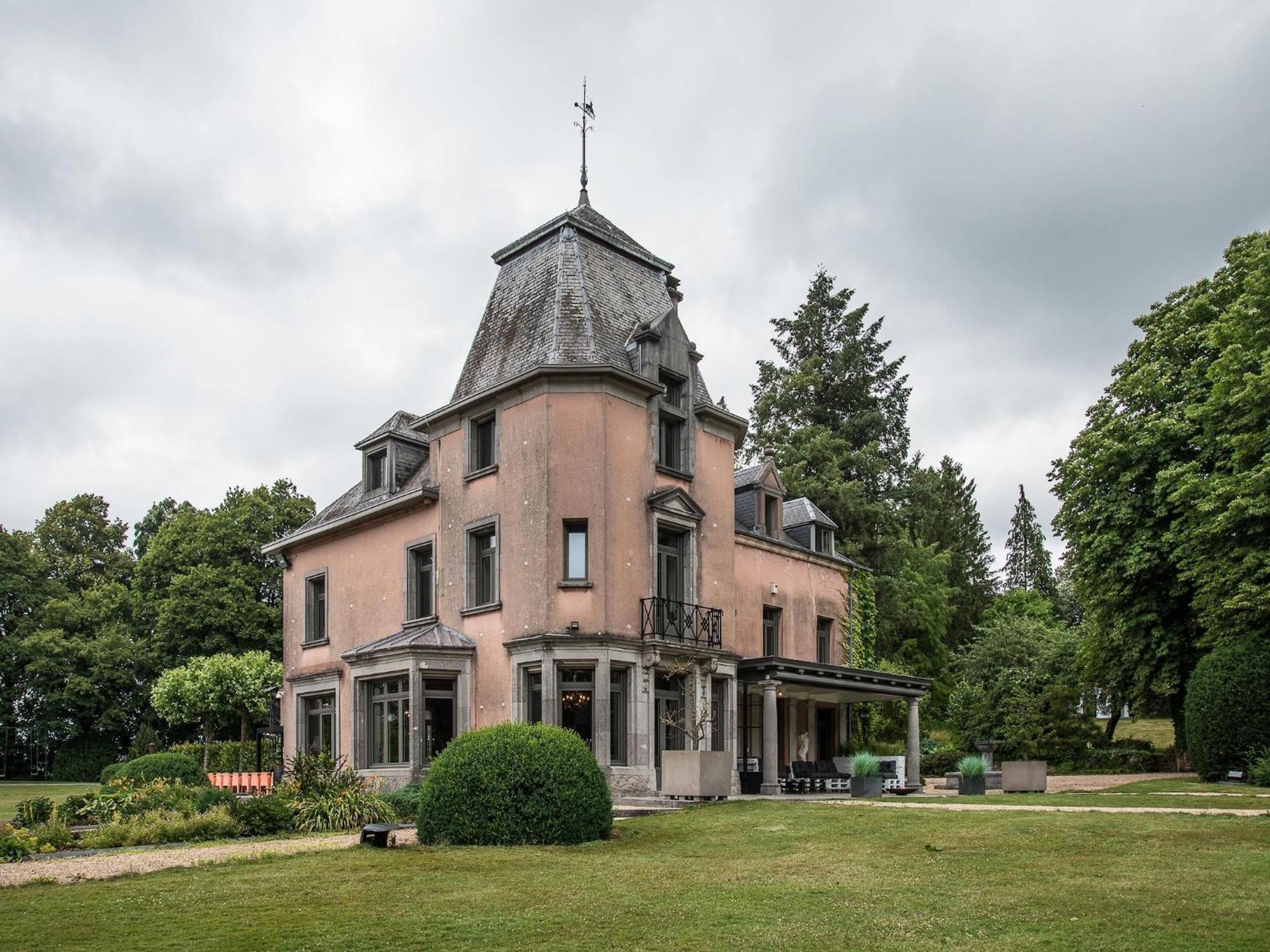 Villa Luxurious Castle With Hot Tub In The Belgian Jamoigne Exterior foto