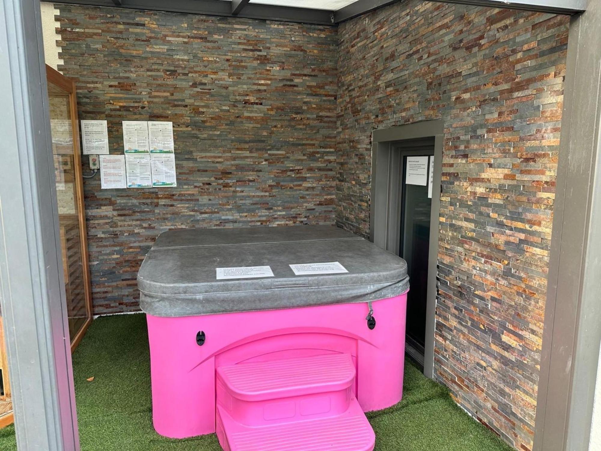 Villa Luxurious Castle With Hot Tub In The Belgian Jamoigne Exterior foto